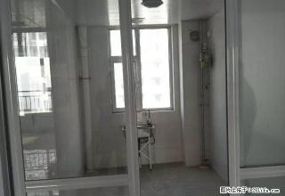 室内干净明亮，南北通透，有一个大阳台 - 临沂28生活网 linyi.28life.com